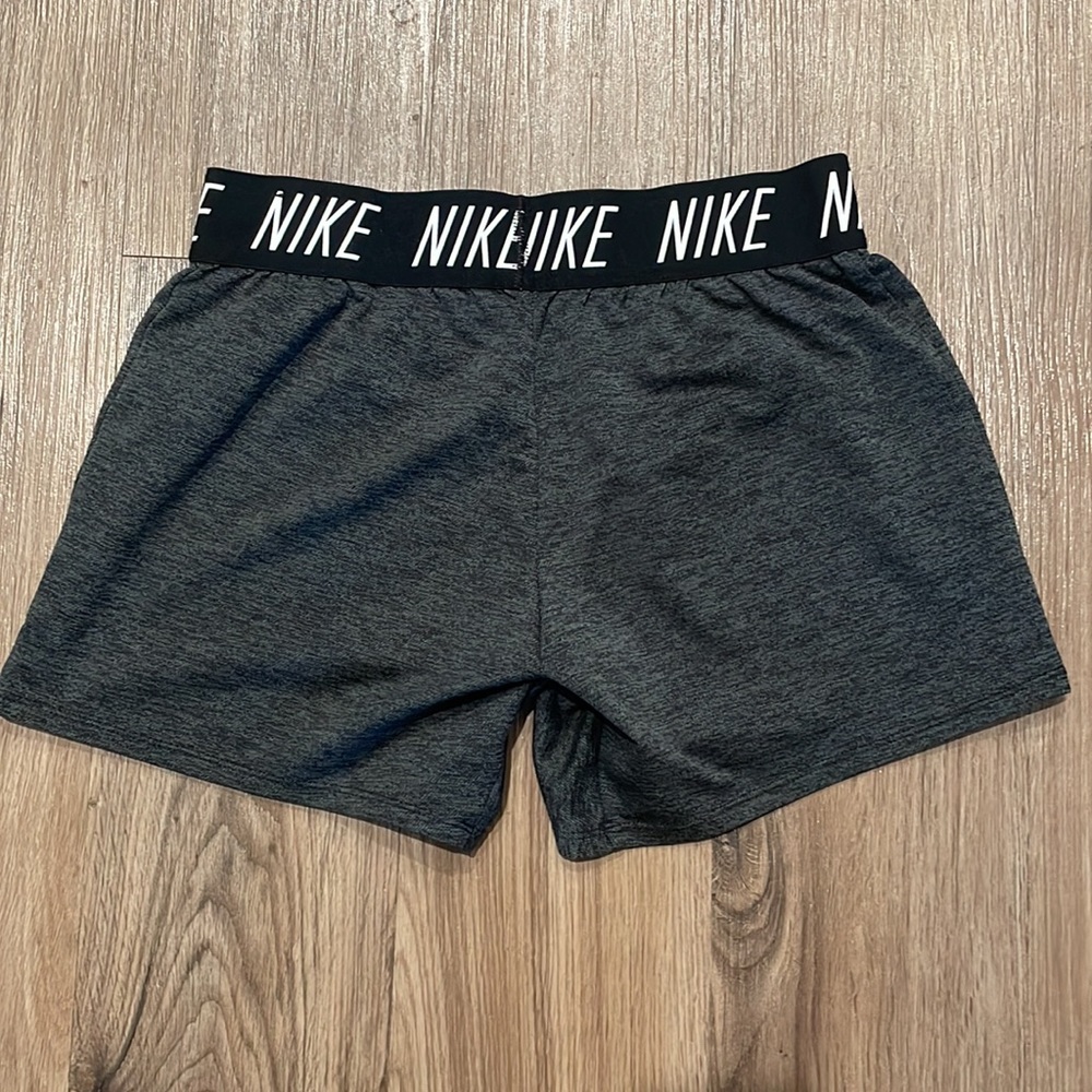 Nike Shorts Linerless - Picture 3 of 4